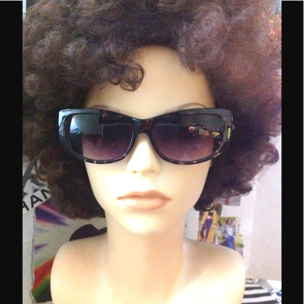 QUAY SUNNIES w/STUDS